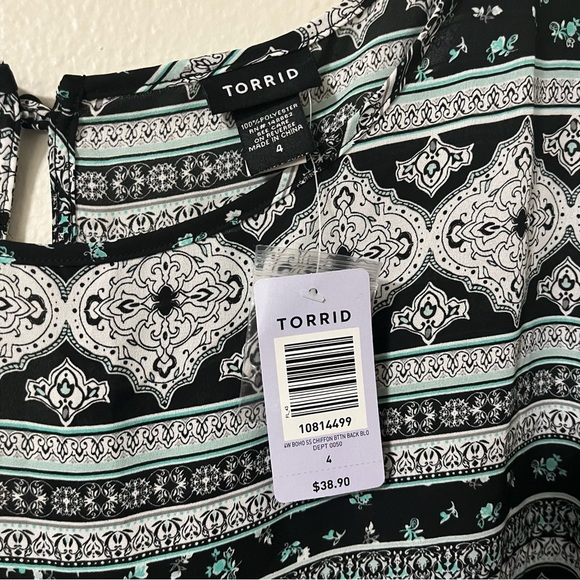 NWT Torrid Black and White Geometric Tunic Plus Size 4X Tribal Aztec Boho - Picture 4 of 6